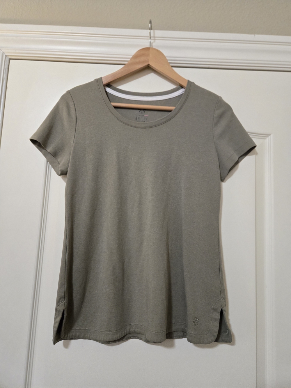 Isaac Mizrahi Olive Short Sleeve Crew Neck Tee 100% Cotton Soft Easy Layering